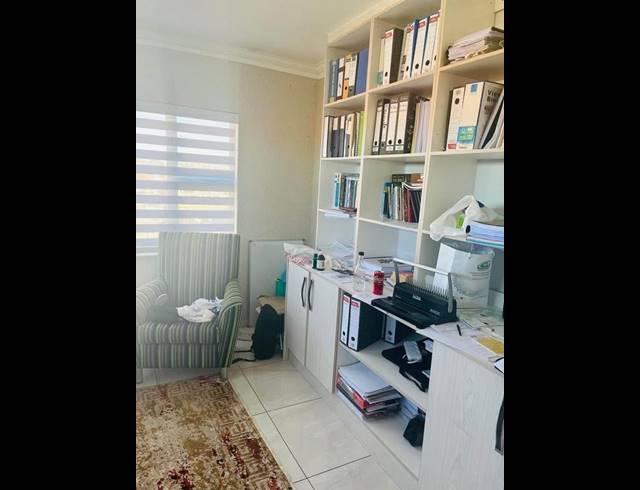 4 BEDROOM HOUSE FOR SALE IN FLEURHOF